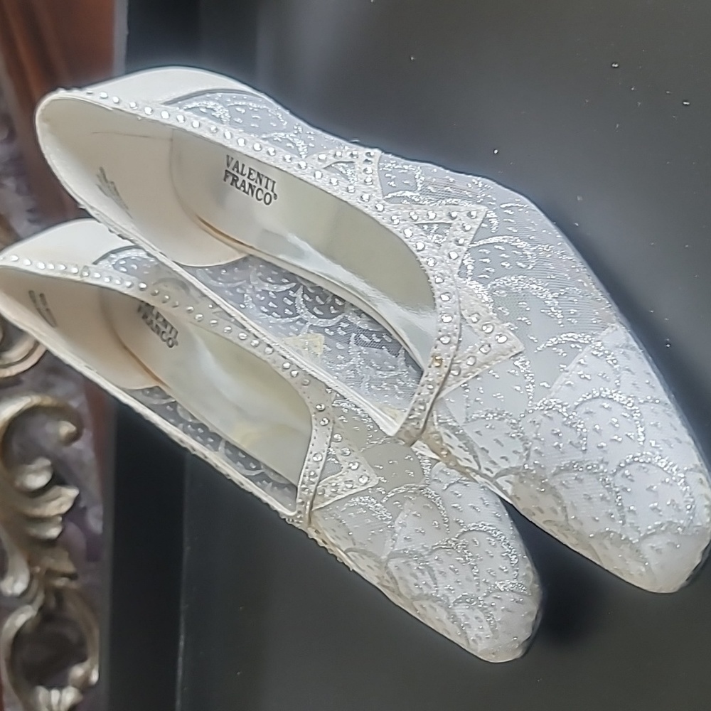 Valenti Franco, silver shoes, size 8.5M, with clear heels